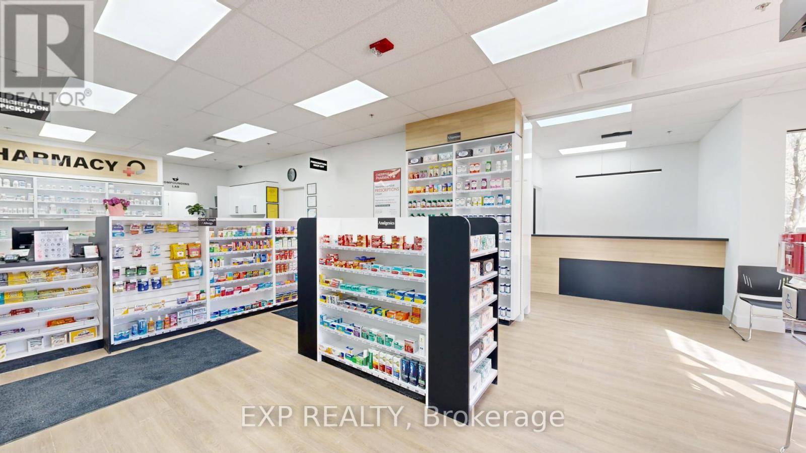 London North (north N), ON N6H4S4,101 CHERRYHILL BLVD #114