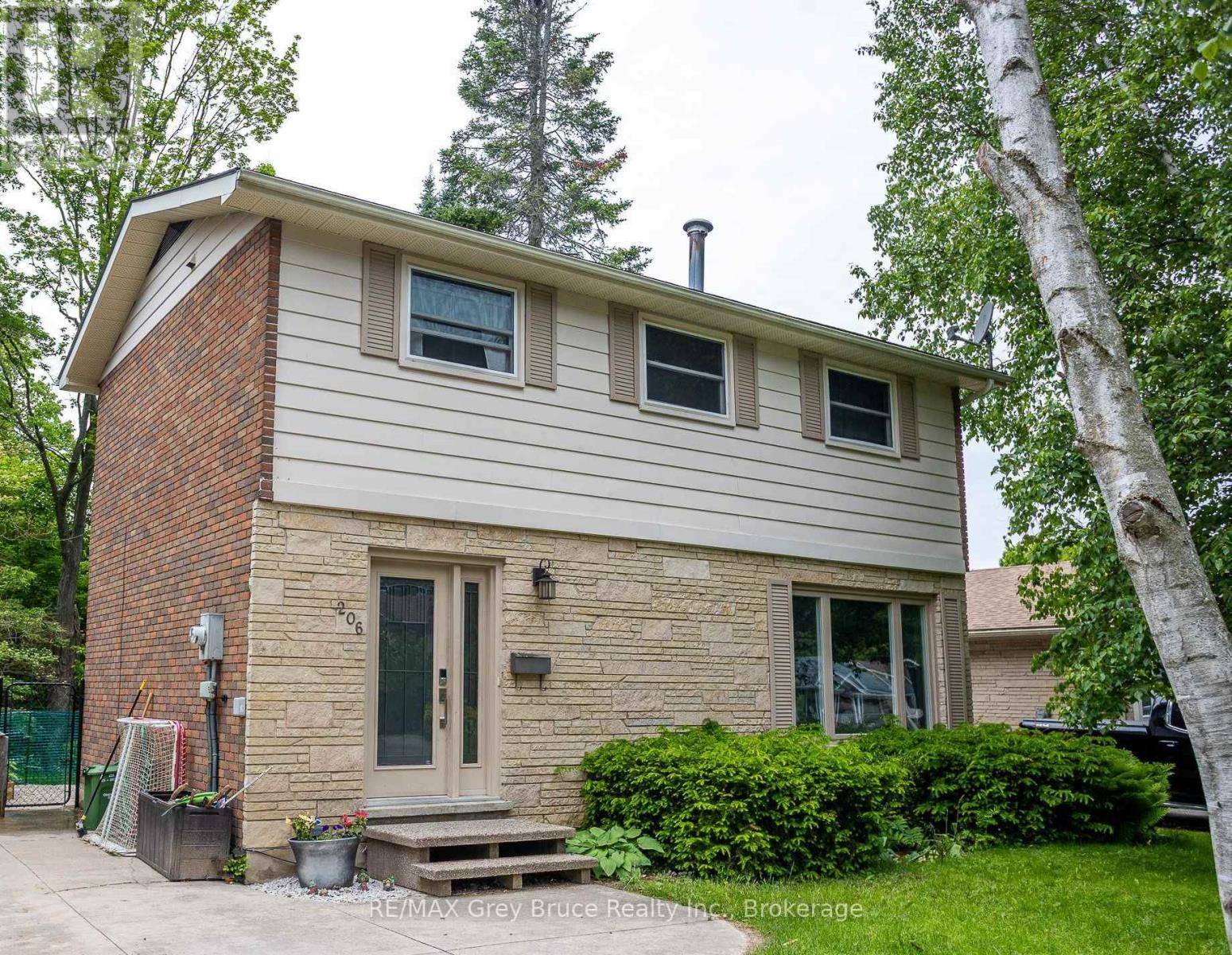 206 6TH AVENUE E, Owen Sound, ON N4K2T3