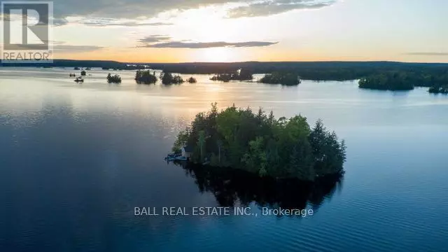 Selwyn, ON K0L2H0,9 ISLAND 4