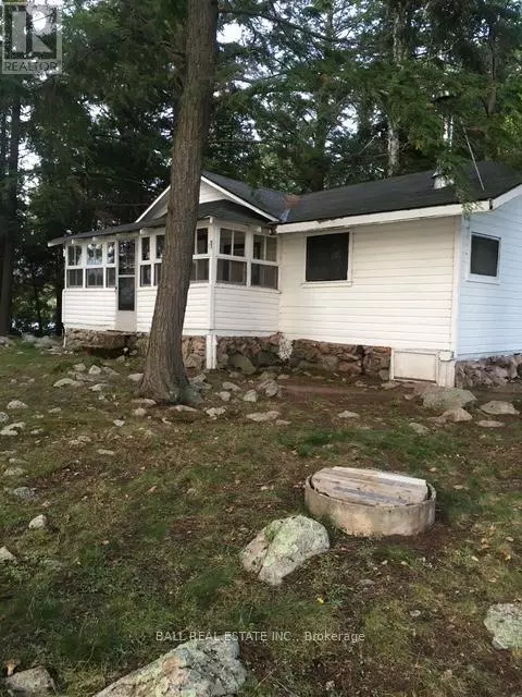 Selwyn, ON K0L2H0,9 ISLAND 4