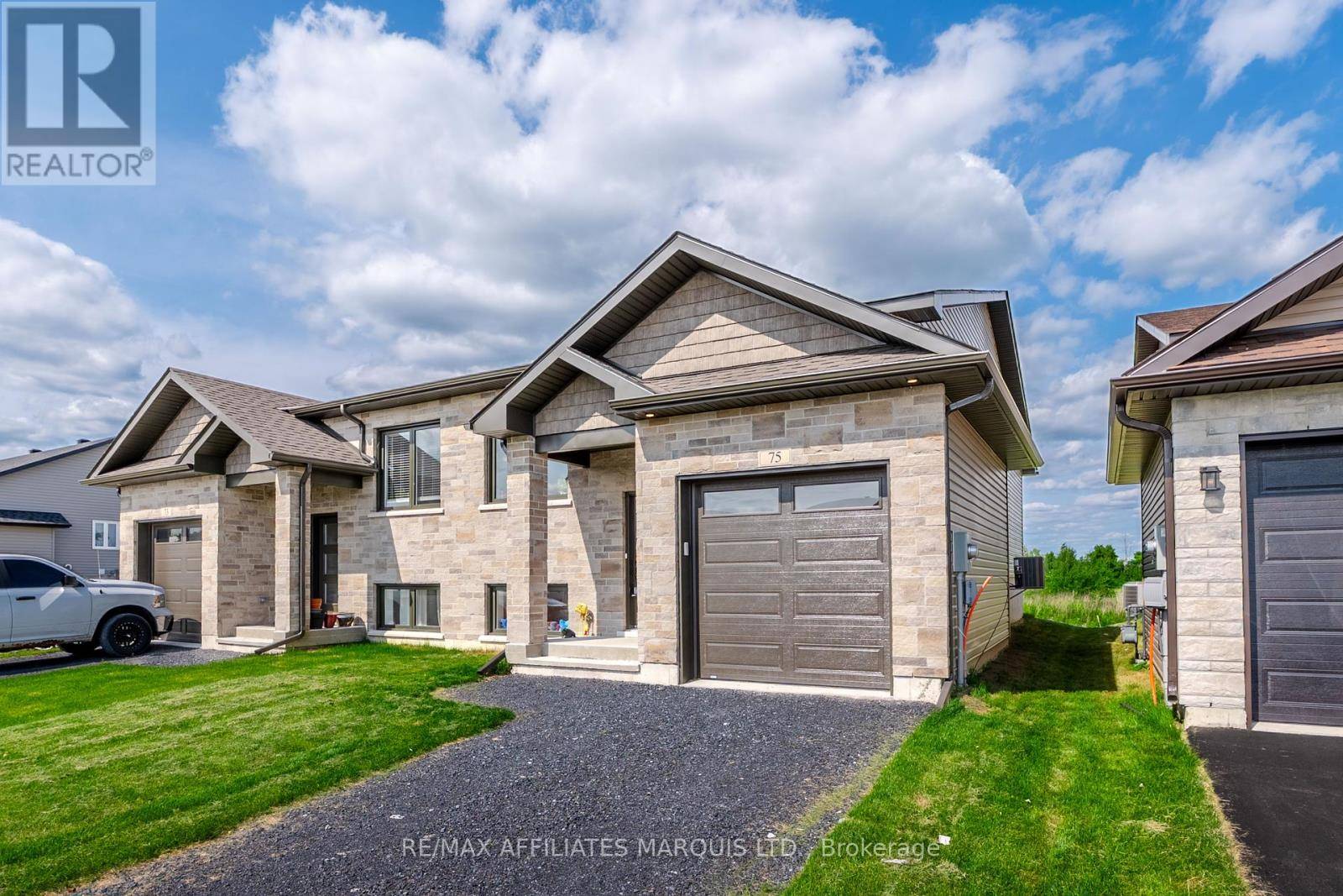 Cornwall, ON K6H0J5,75 PORTLAND DRIVE
