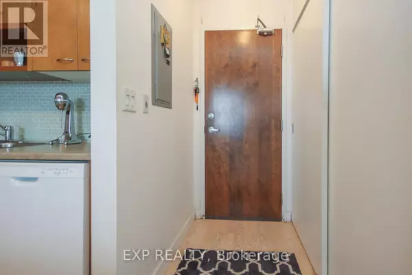 Ottawa, ON K1N1J8,179 George ST #1709