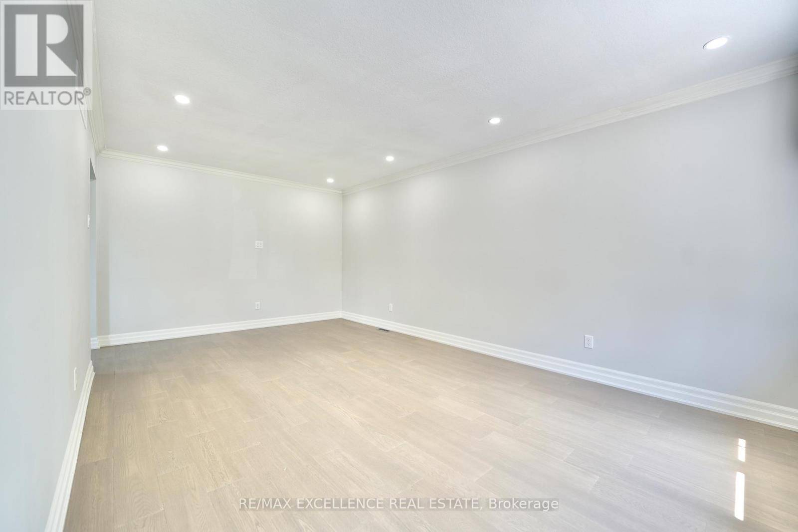 London East (east I), ON N5V1L3,9 JENA CRESCENT