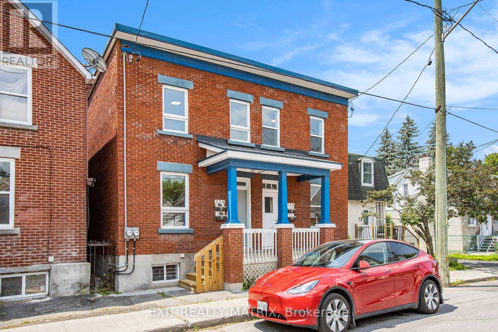 Ottawa, ON K1L7G8,258 Park ST #2