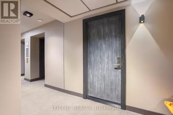 Ottawa, ON K1R0B3,428 Sparks ST #601