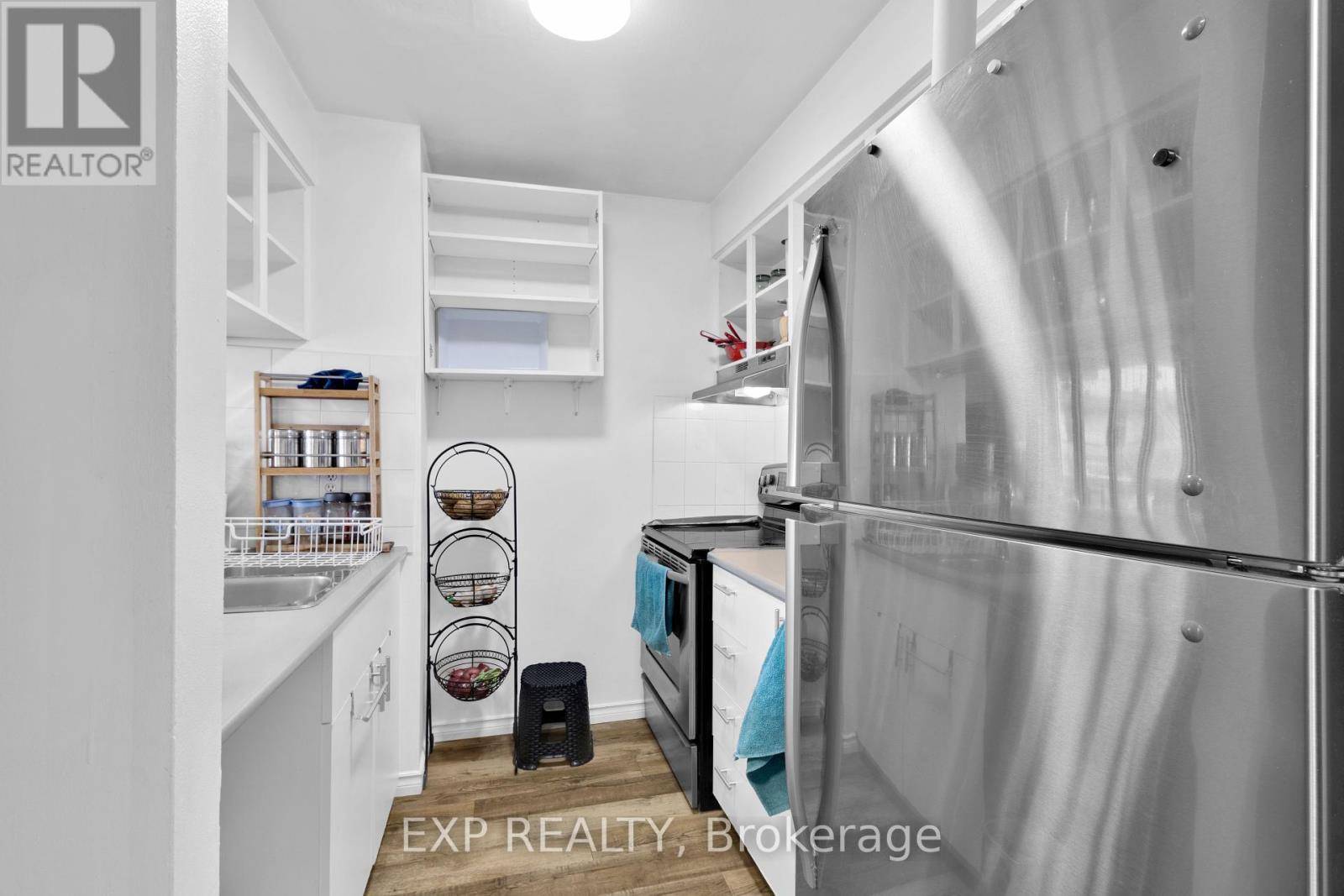 Ottawa, ON K1B5B6,2570 Southvale CRES #14
