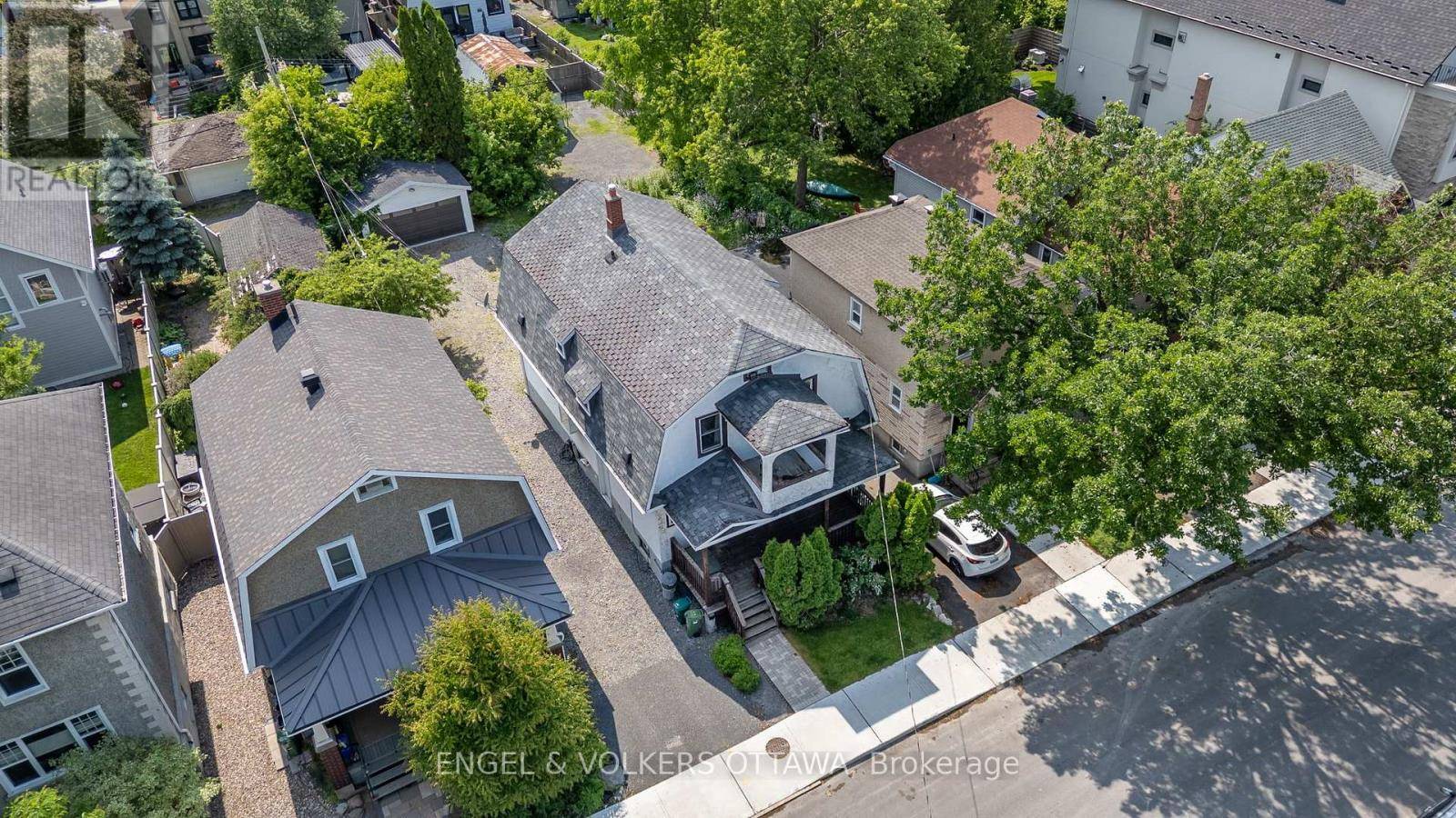 Ottawa, ON K1Y0V9,76 HURON AVENUE N