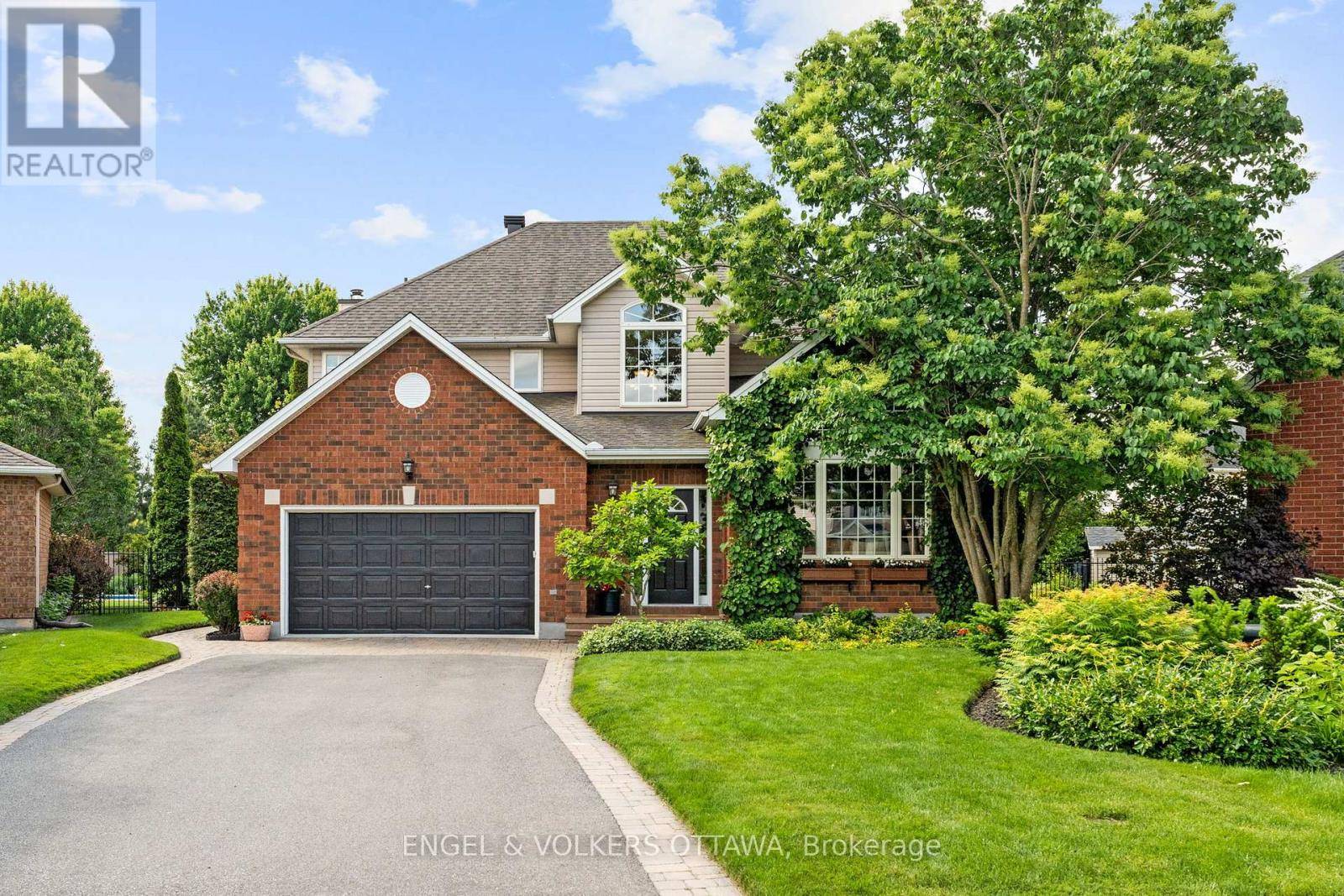 Ottawa, ON K1V1M3,804 COVEHEAD CRESCENT