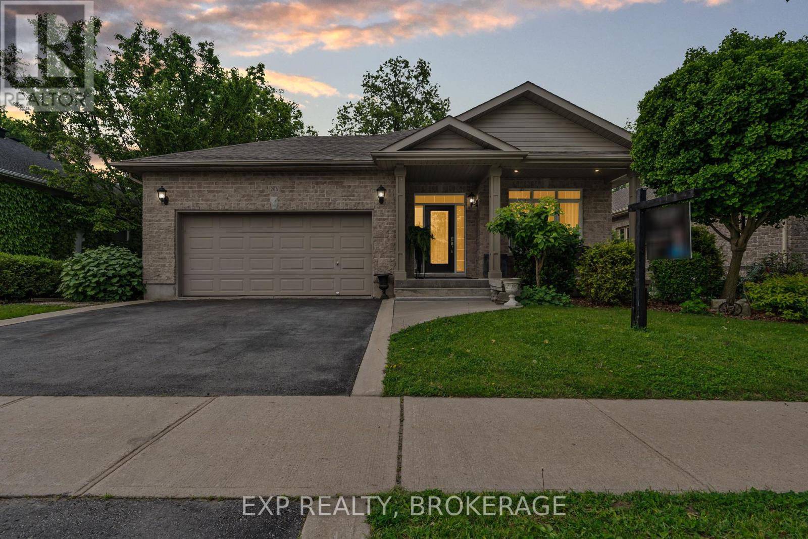 Kingston (kingston East (incl Barret Crt)), ON K7K7L4,263 HONEYWOOD AVENUE