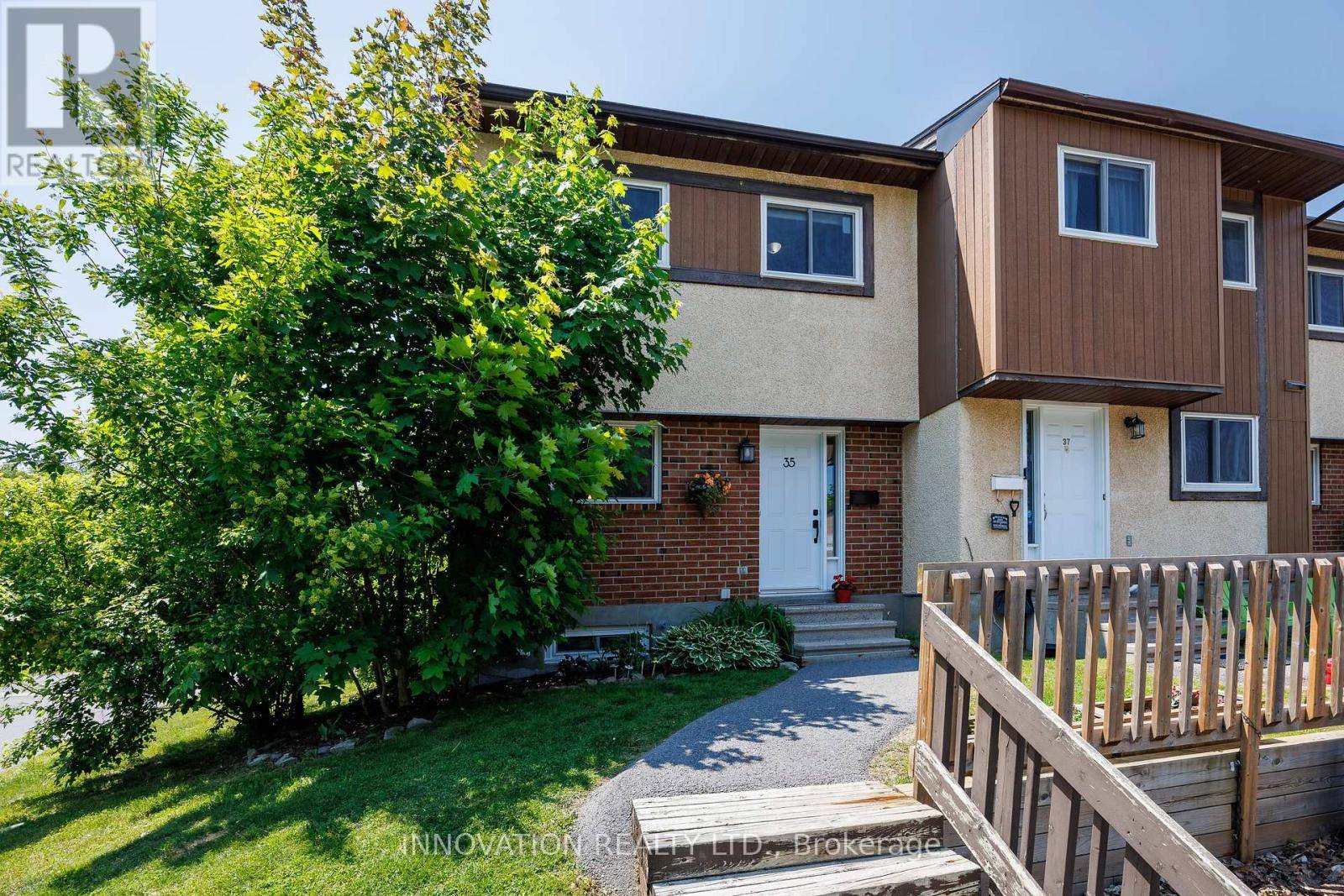 35 Bering CT #44, Ottawa, ON K2L2B8