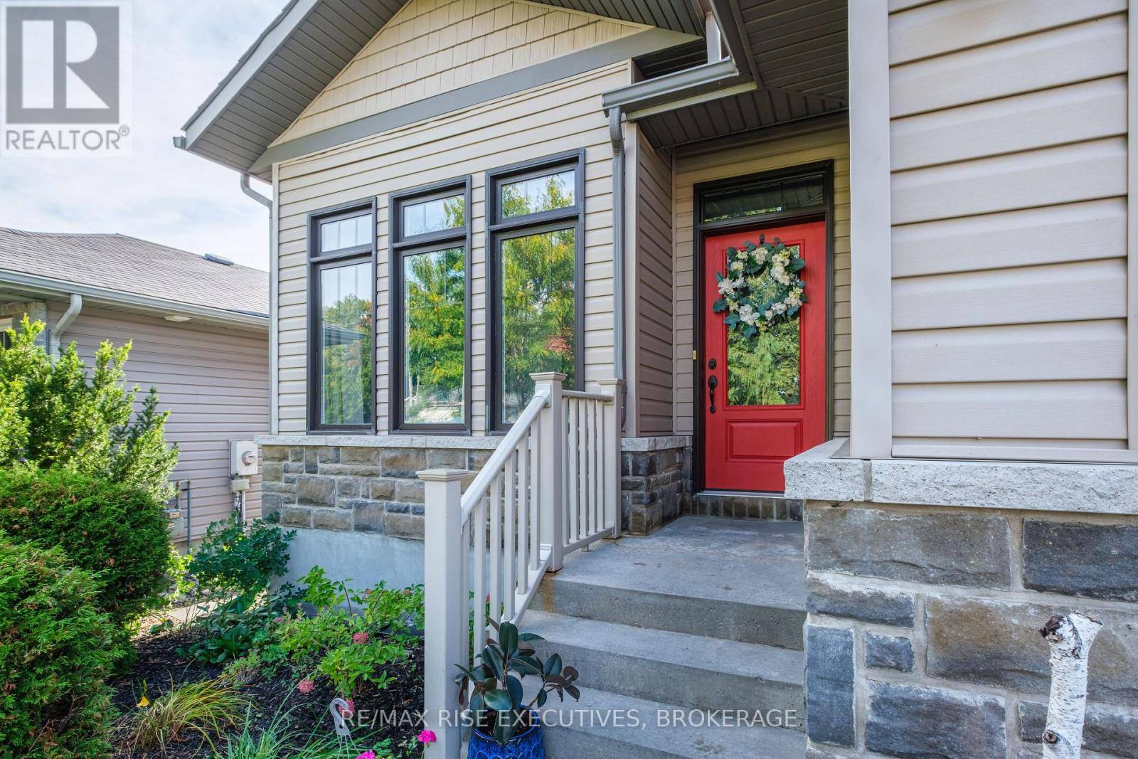Loyalist (amherstview), ON K7N0A5,134 ISLANDVIEW DRIVE