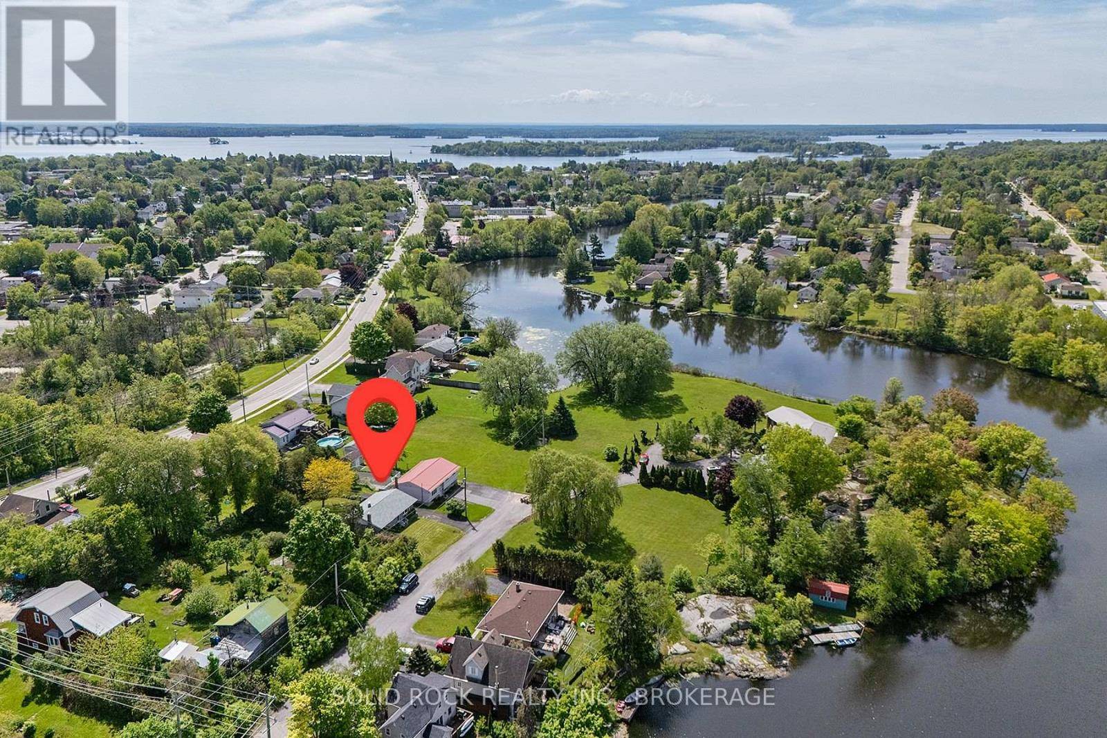 Gananoque, ON K7G2A9,565 QUEEN STREET