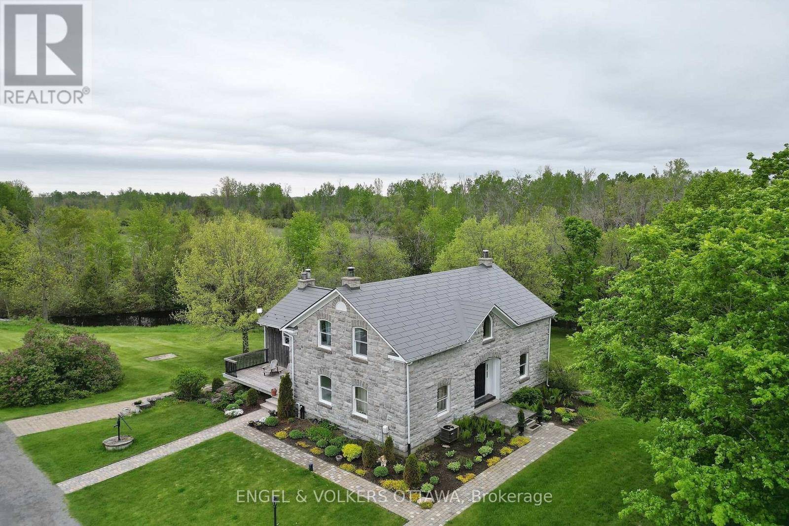 3000 ROGER STEVENS DRIVE, Ottawa, ON K0A2T0