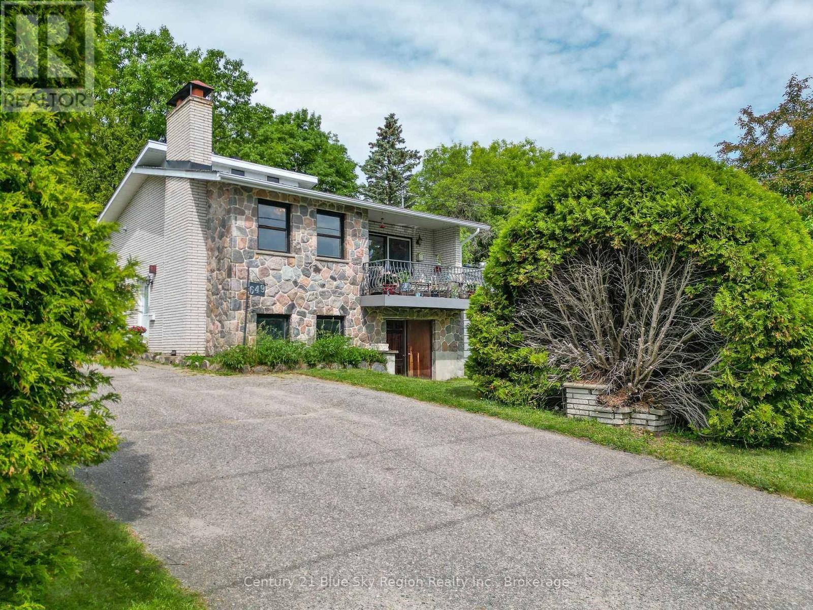 North Bay (central), ON P1B5T1,649 MCLEOD STREET