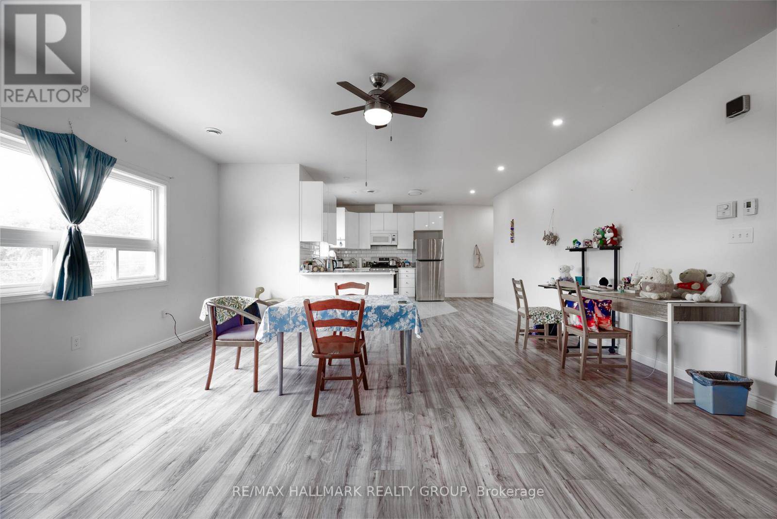 Merrickville-wolford, ON K0G1N0,105 West 111 Broadway ST West #2