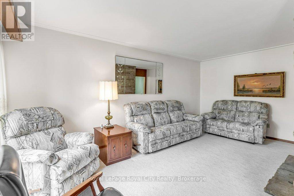 Guelph/eramosa, ON N1E5Z3,768 ERAMOSA ROAD