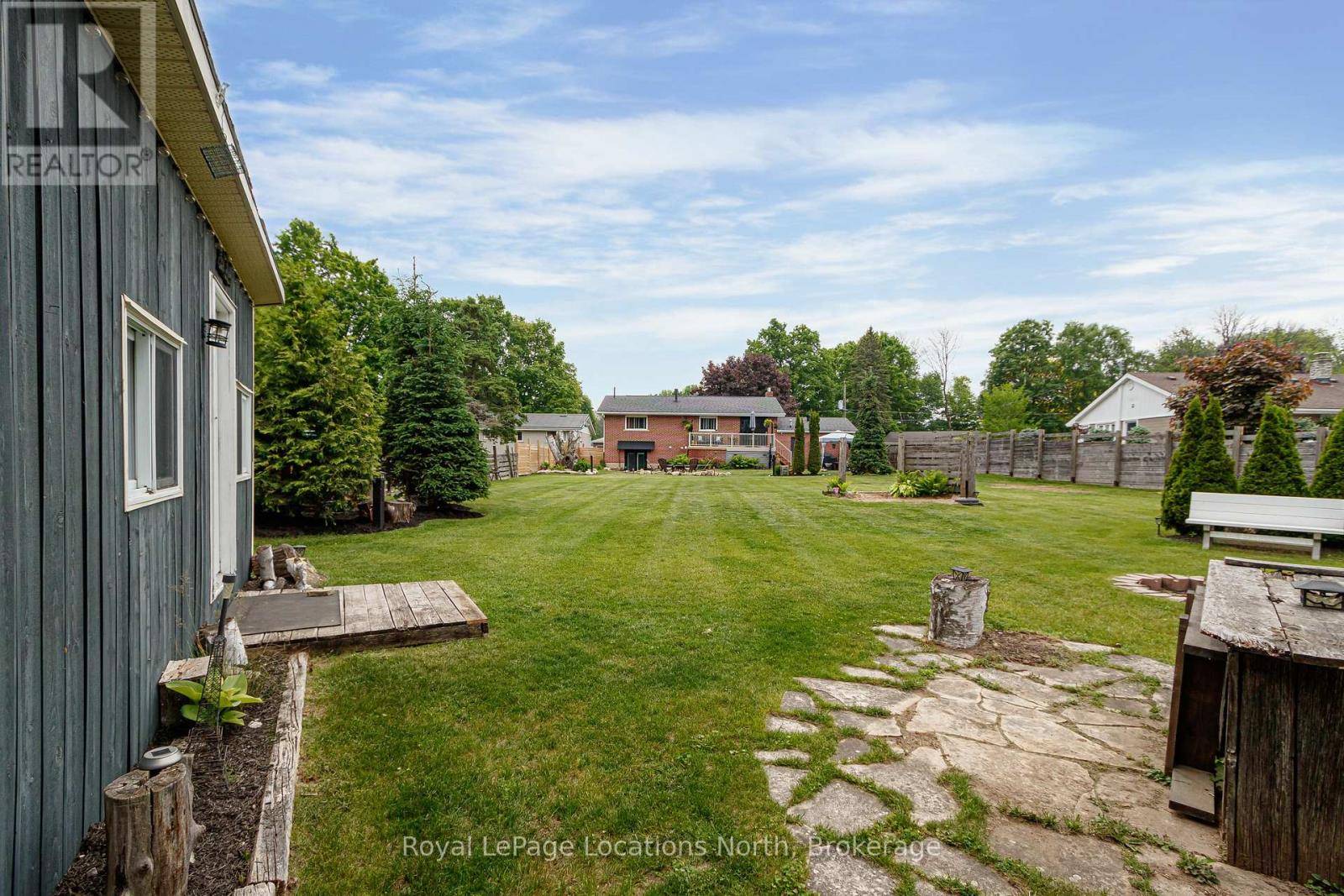 Meaford, ON N4L1C4,128 MONTGOMERY STREET