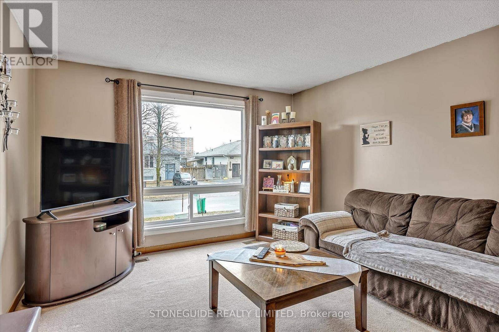 Peterborough East (south), ON K9L1X3,2180 EASTHILL DRIVE