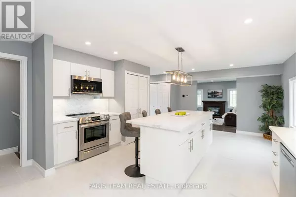 Bracebridge (monck (bracebridge)), ON P1L1Y4,15 LANKIN AVENUE