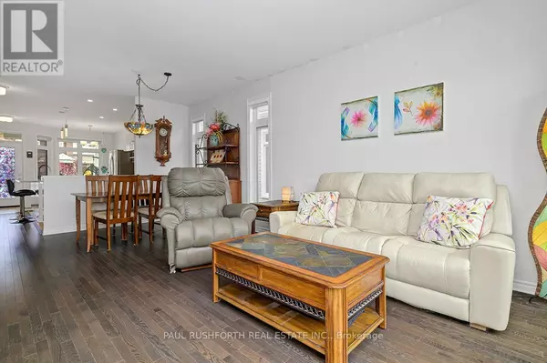 Ottawa, ON K1T0P1,552 SILVERBELL CRESCENT