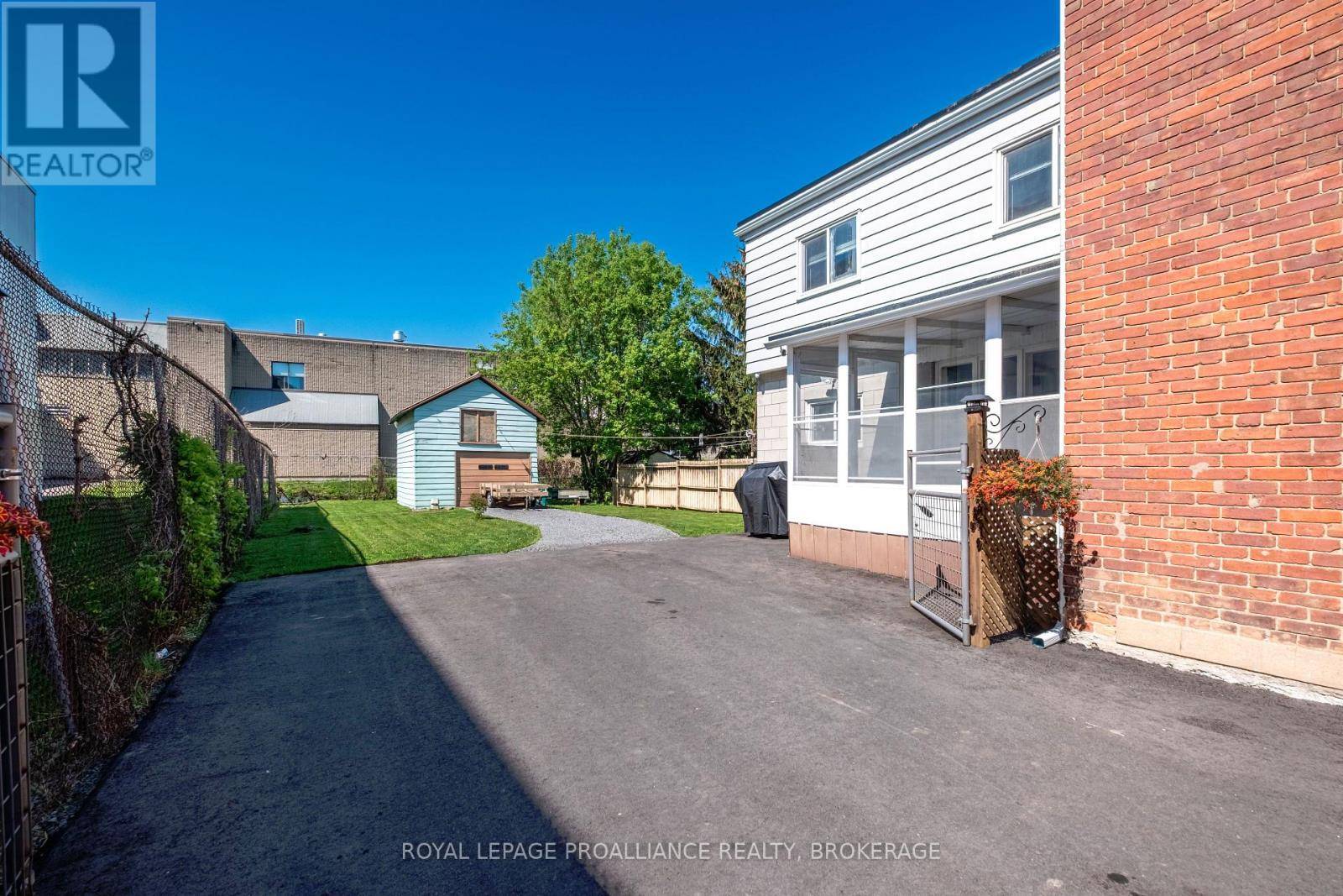 Kingston (east Of Sir John A. Blvd), ON K7K2C6,139 STEPHEN STREET