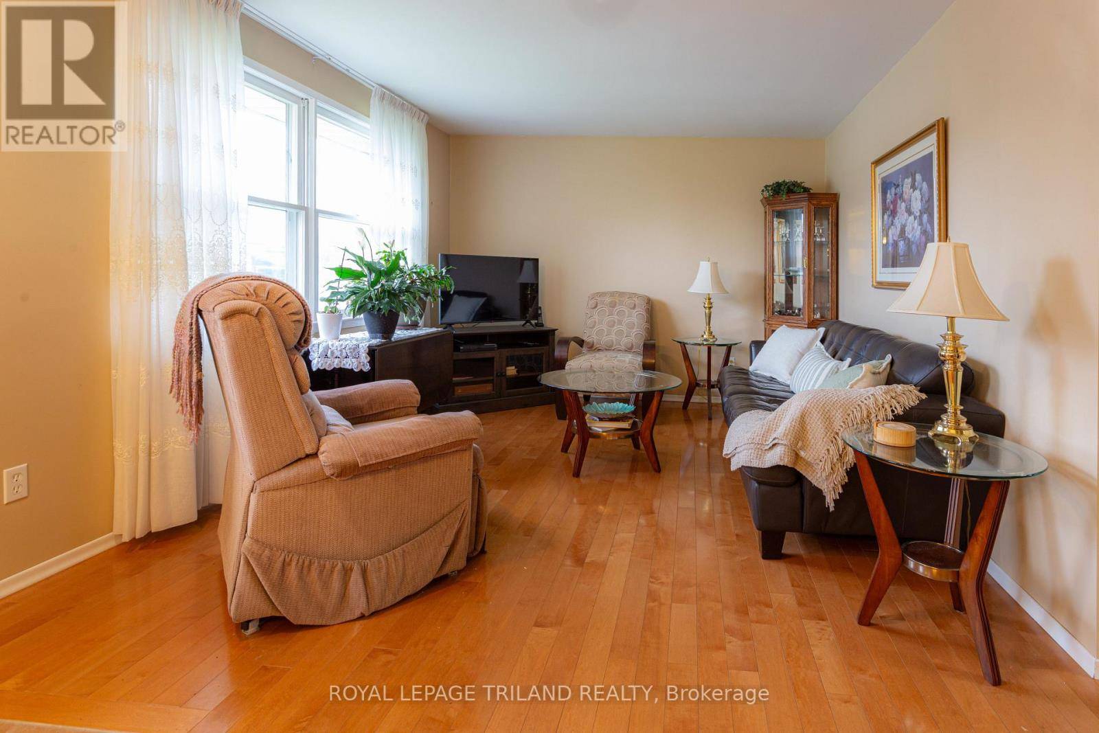 St. Thomas, ON N5R5L1,28 RAVEN AVENUE