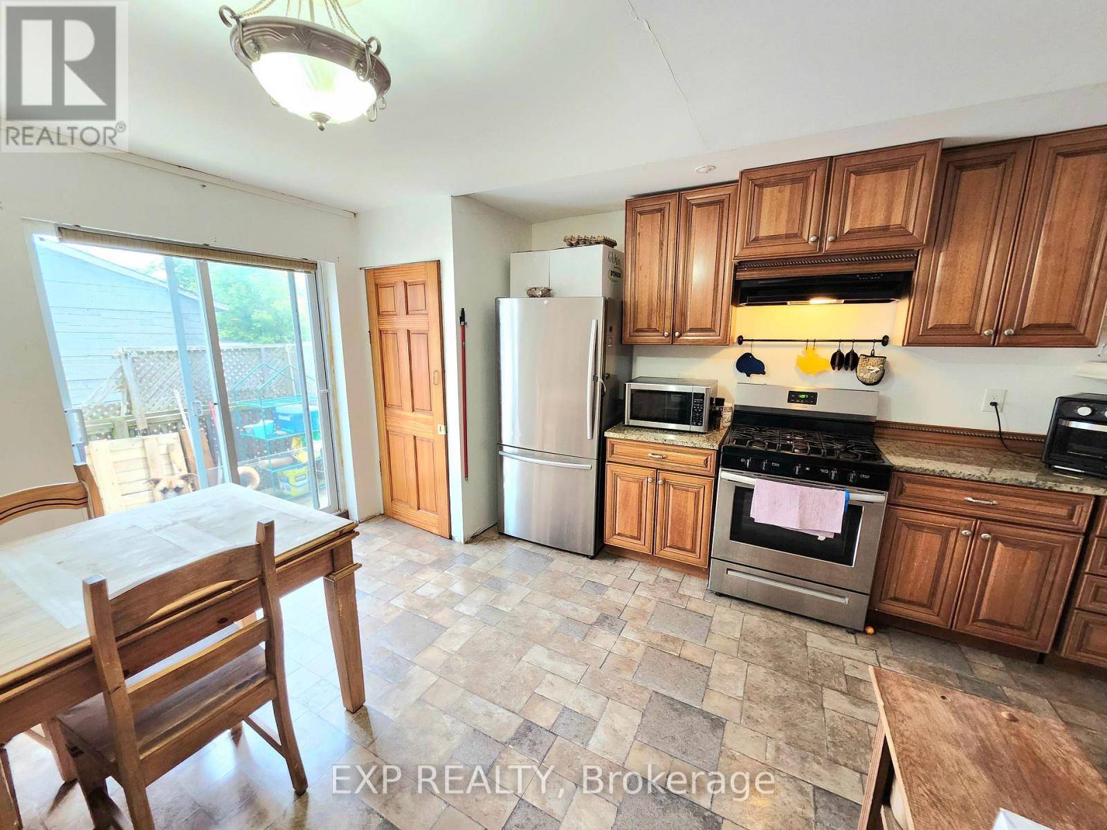 Prescott, ON K0E1T0,485 DIBBLE STREET W