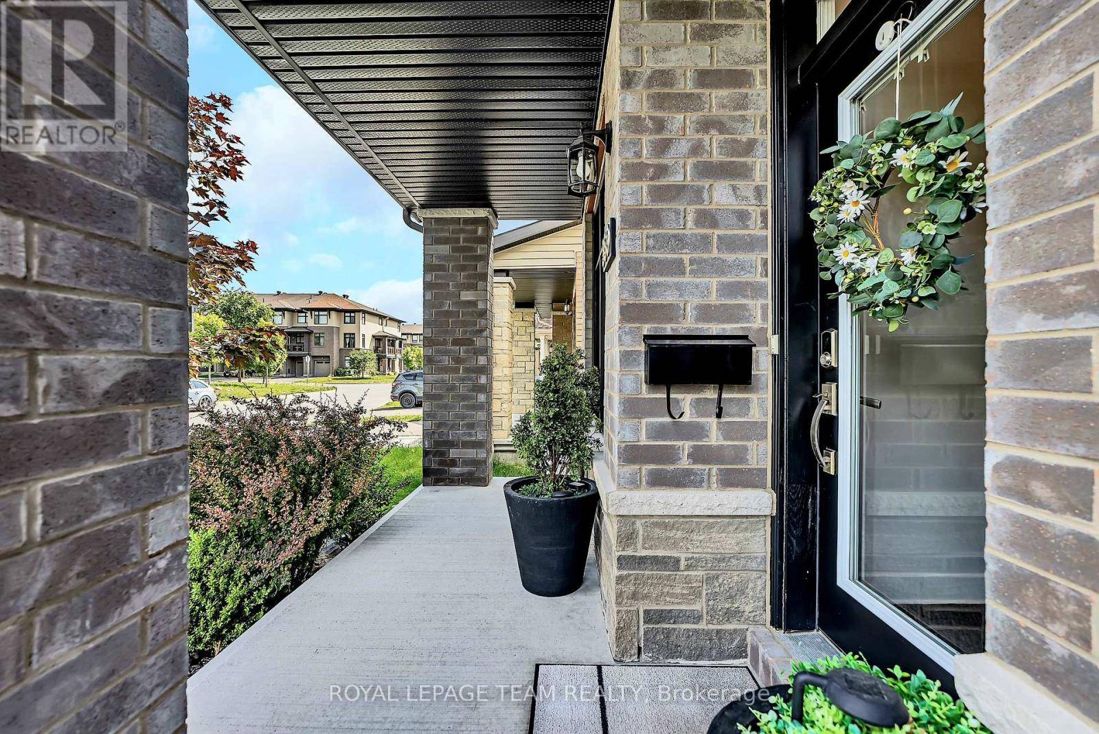 Ottawa, ON K2J5Z5,369 TWINFLOWER WAY