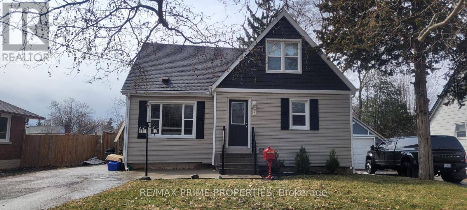 8 Elgin ST South #Upper, Cambridge, ON N1R5G2