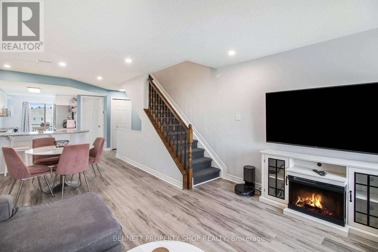 Ottawa, ON K4A0H4,551 LAKERIDGE DRIVE