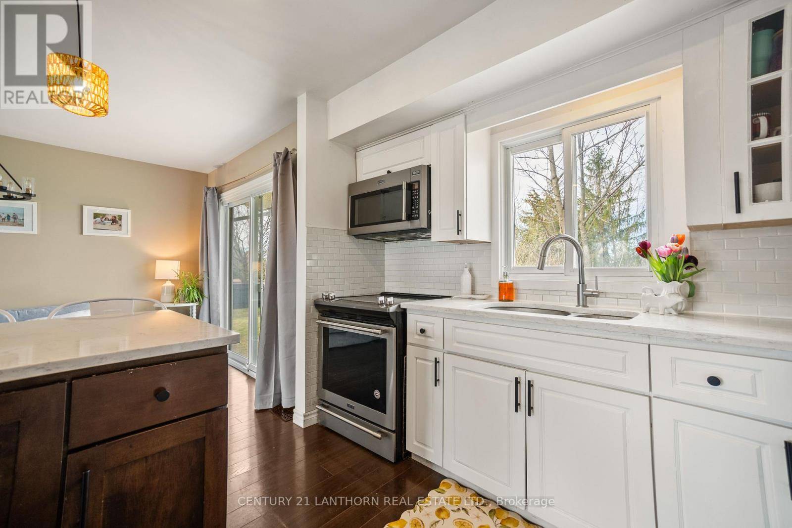 Quinte West (trenton Ward), ON K8V5W3,236 REID STREET