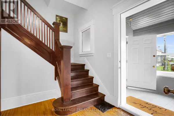 St. Thomas, ON N5P1N7,86 KAINS STREET