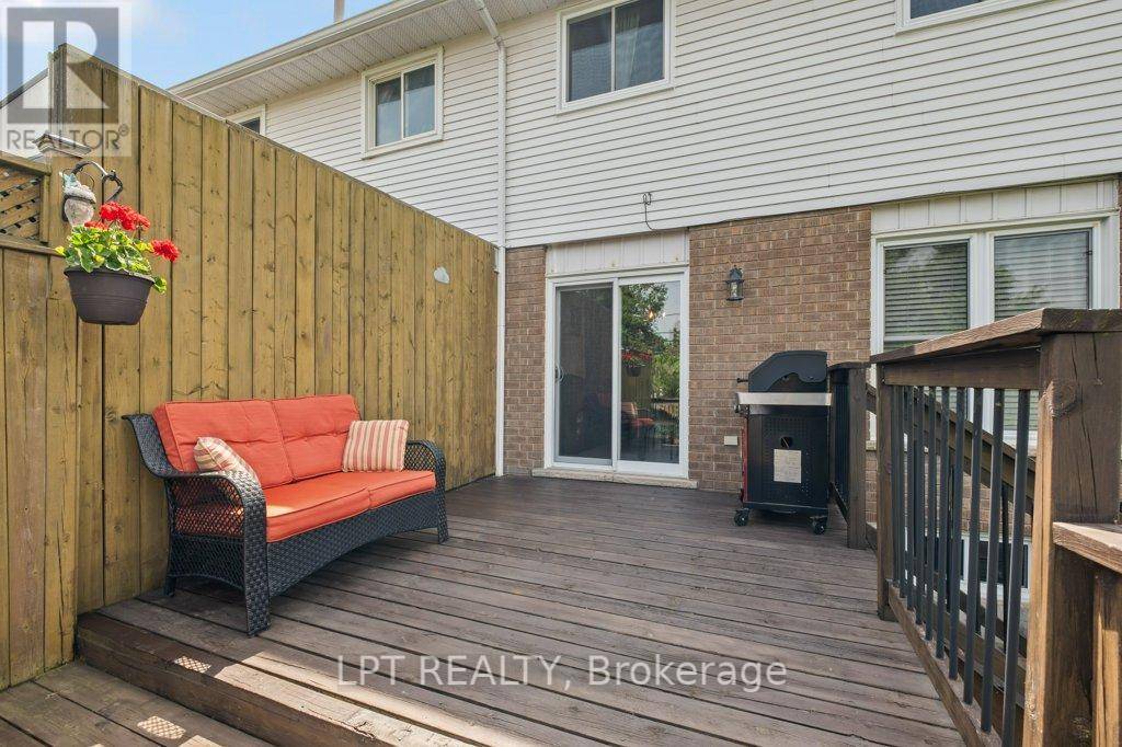 Kingston (kingston East (incl Barret Crt)), ON K7K6L3,23 BARKER DRIVE