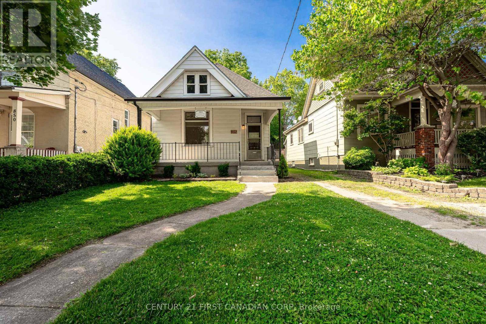 London East (east G), ON N5W3M4,852 PRINCESS AVENUE