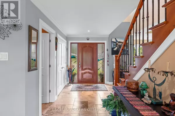 Ottawa, ON K1T3W8,24 DORIS AVENUE