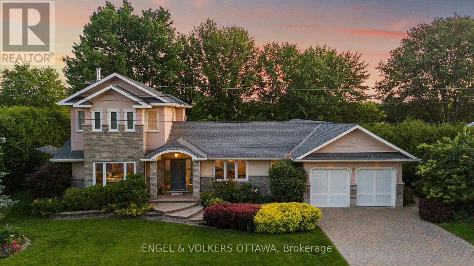 24 DORIS AVENUE, Ottawa, ON K1T3W8