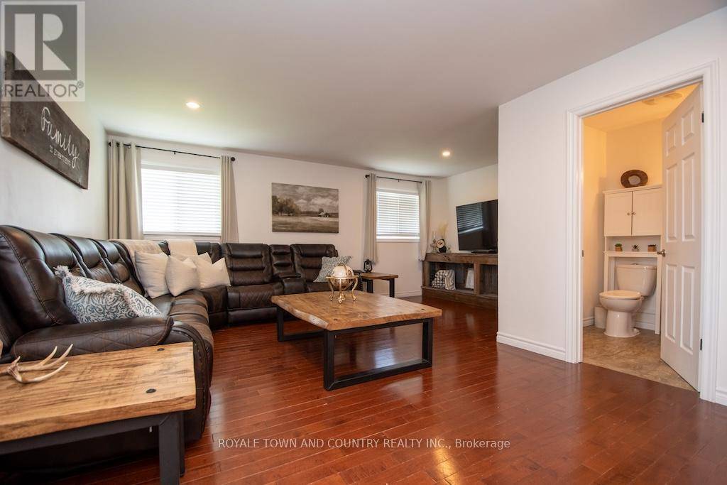 Kawartha Lakes (manvers), ON K0L2X0,92 HICKSON ROAD