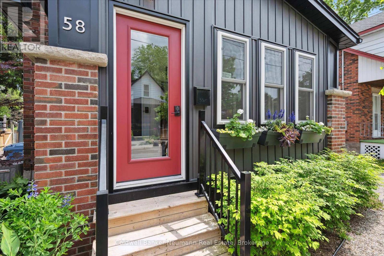 Guelph (exhibition Park), ON N1H1R2,58 DIVISION STREET