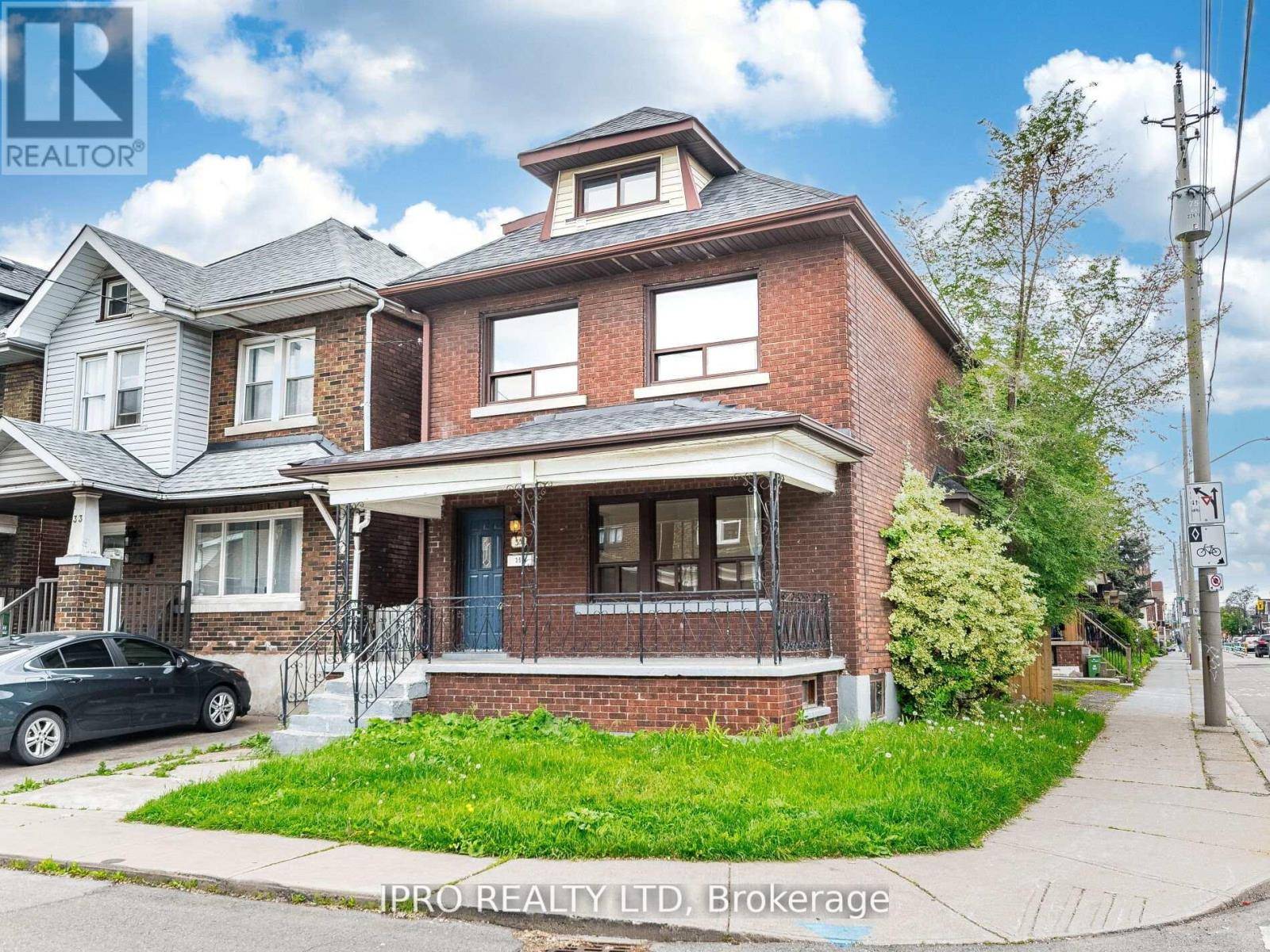 Hamilton (gibson), ON L8L6K5,35 CHESTNUT AVENUE