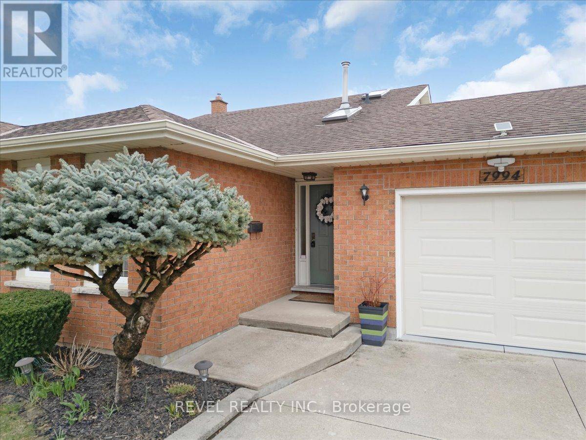 Niagara Falls (mt. Carmel), ON L2H2W1,7994 OAKRIDGE DRIVE