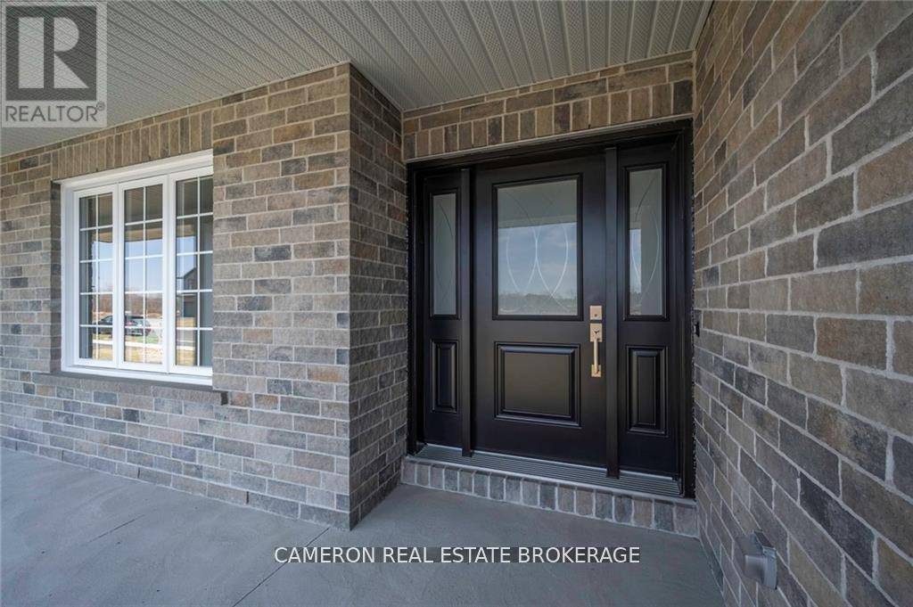 Cornwall, ON K6J5V3,1233 WESBURKE AVENUE