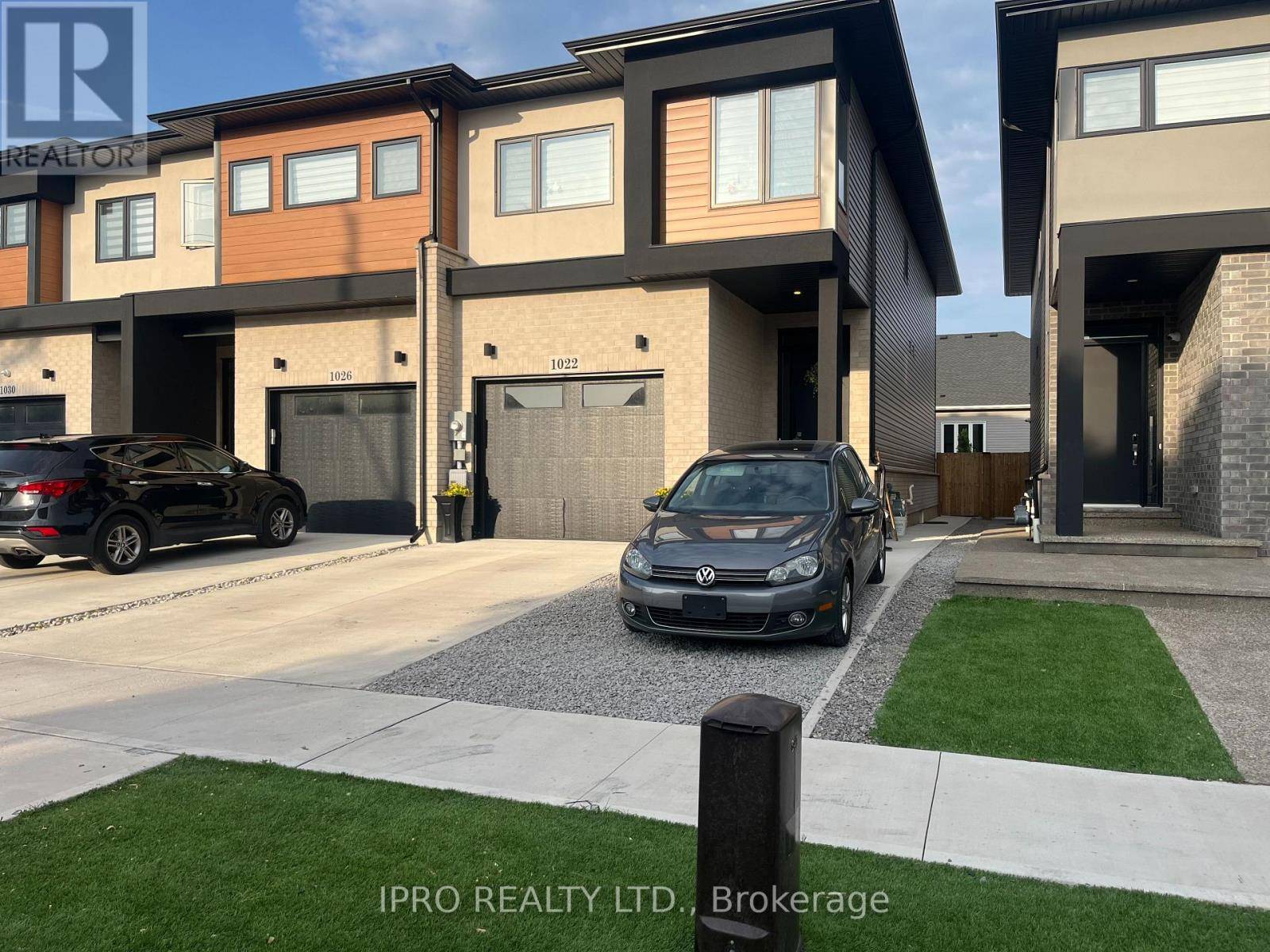 Welland (n. Welland), ON L3C7M5,1022 HANSLER ROAD