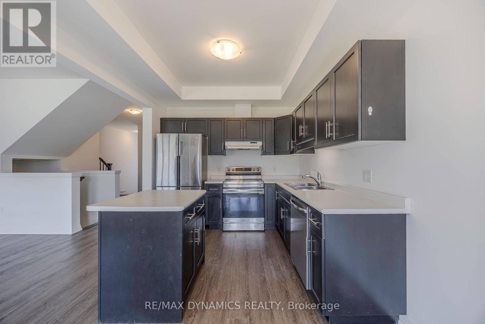 Thorold (confederation Heights), ON L2V0L7,249 BUR OAK DRIVE