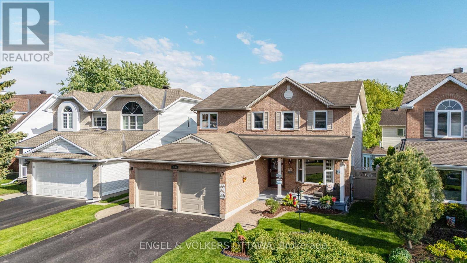 Ottawa, ON K1W1E1,6149 WESTWATER CRESCENT