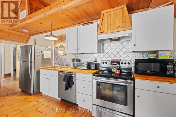 Fort Erie (ridgeway), ON L0S1N0,300-304 RIDGE ROAD N