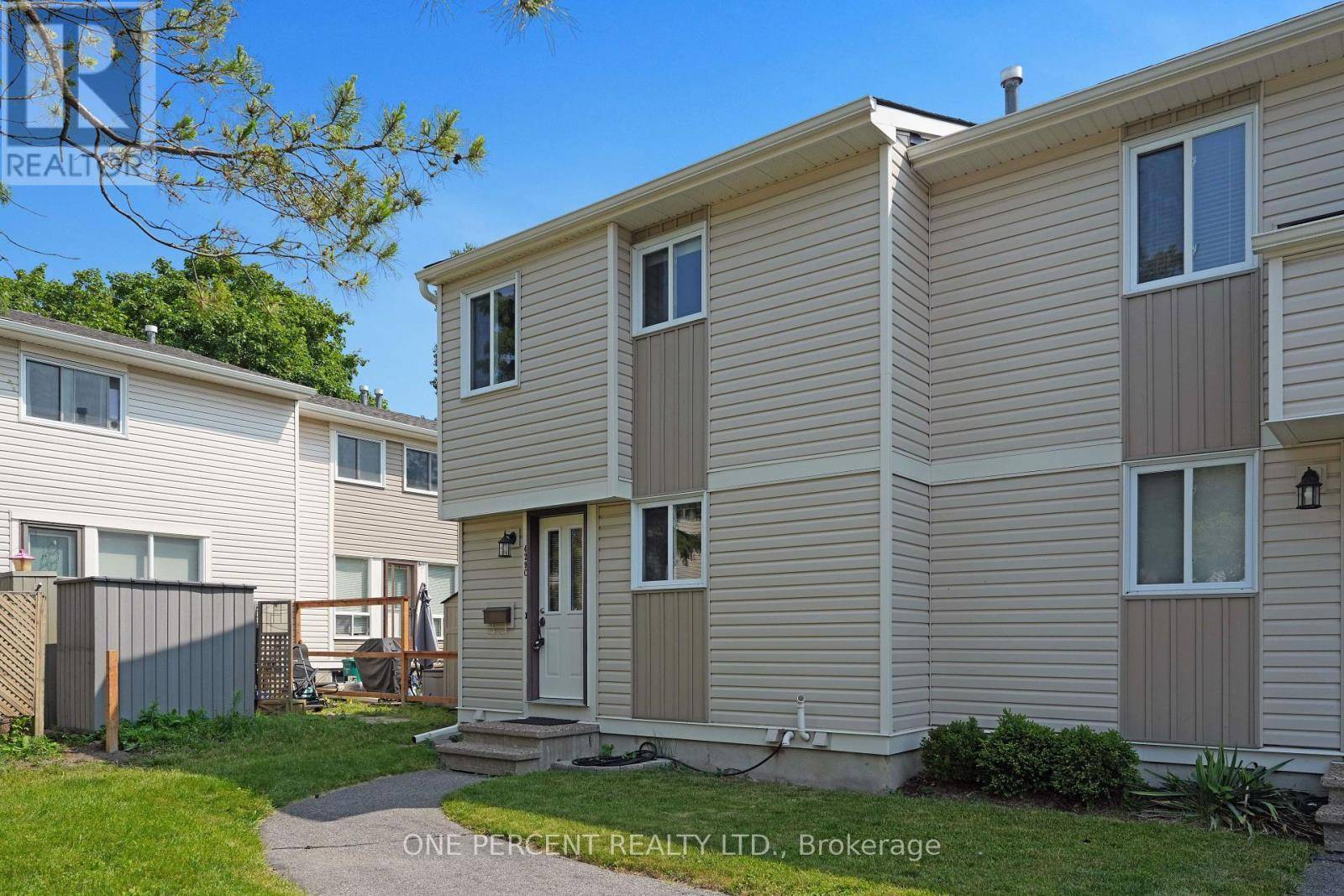 429C Woodfield DR #25, Ottawa, ON K2G4B8