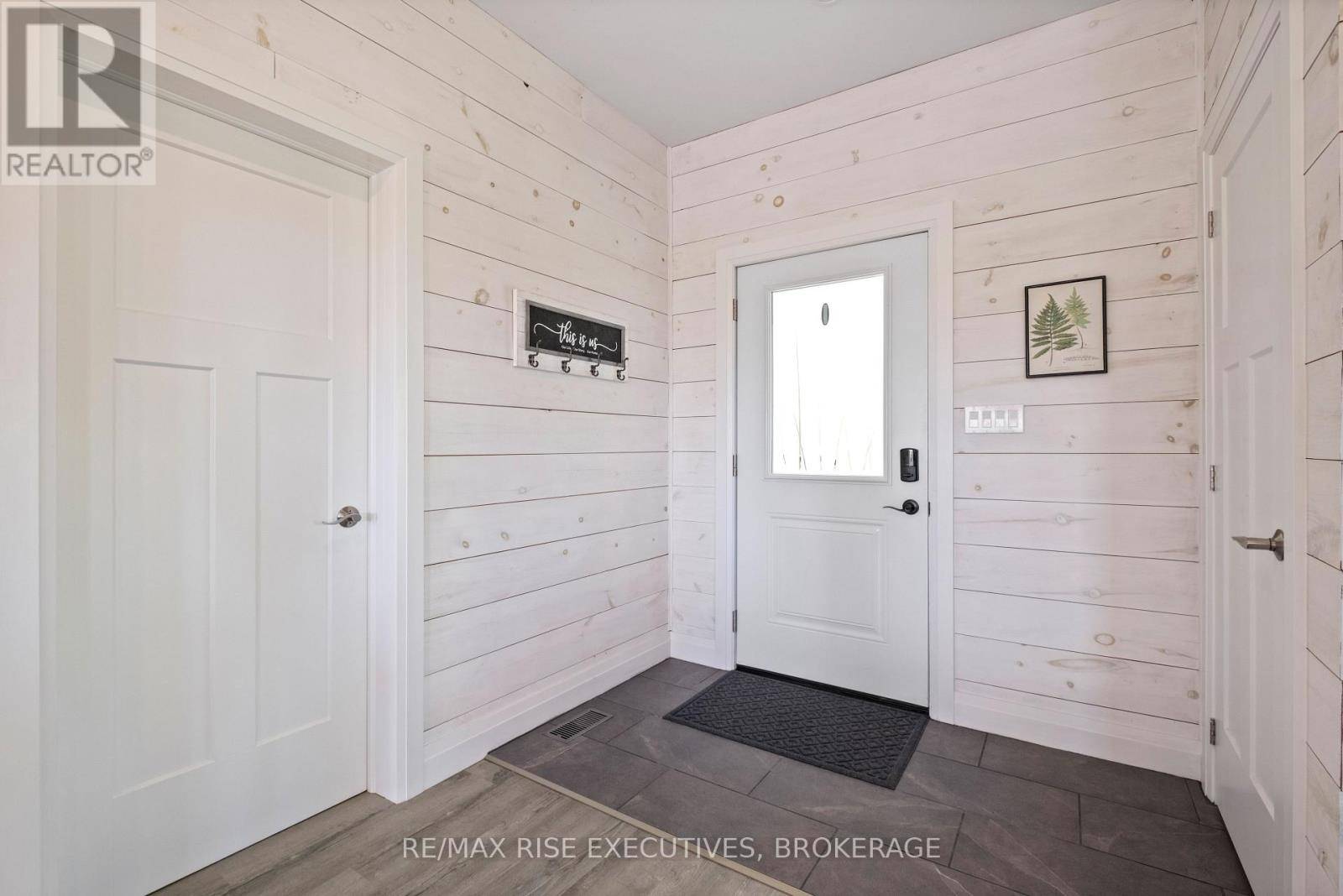 Frontenac (frontenac South), ON K0H1H0,1022 BRISCOE BAY LANE