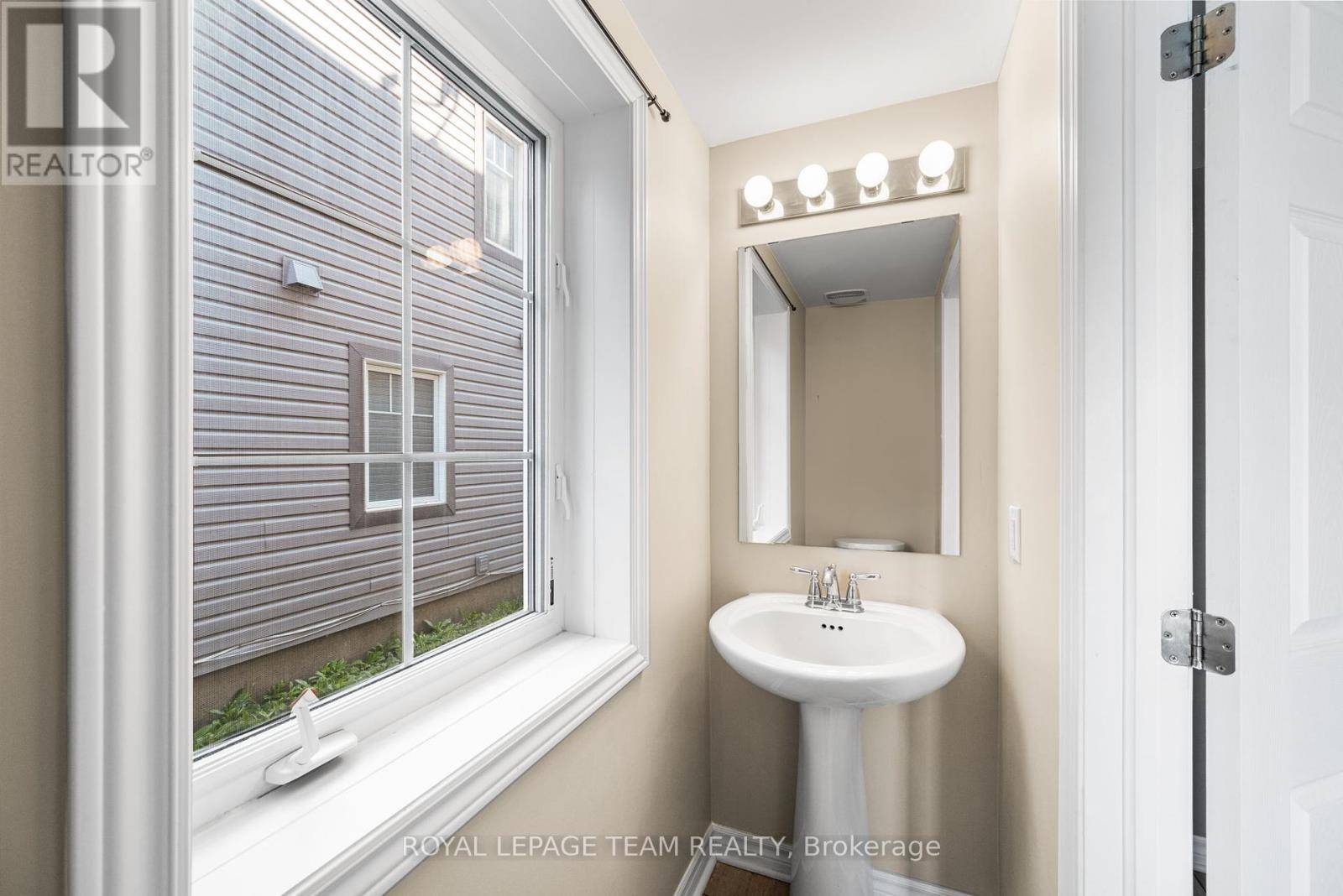 Ottawa, ON K2J5W6,116 PENNANT AVENUE