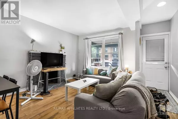 Ottawa, ON K1S2Z2,125 HOPEWELL AVENUE