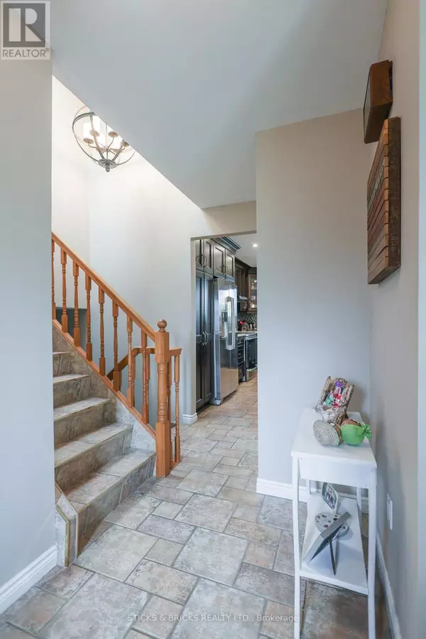 Niagara Falls (ascot), ON L2H1W4,8238 LEXINGTON COURT